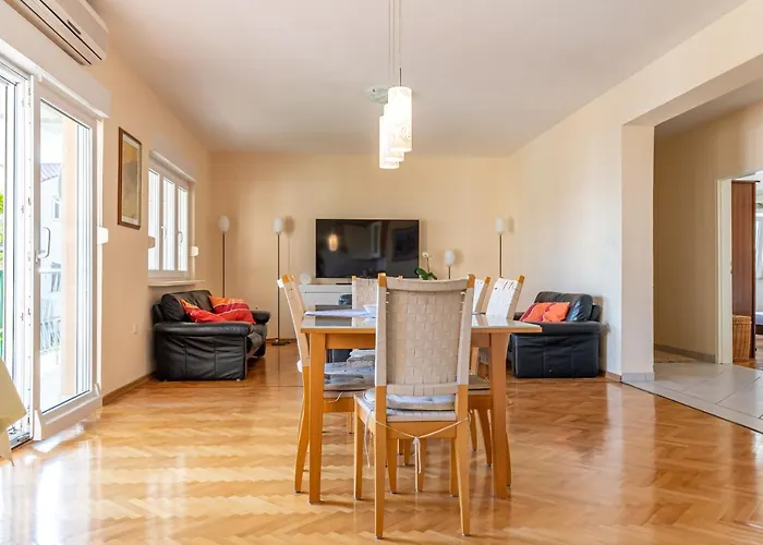 Apartment Luno